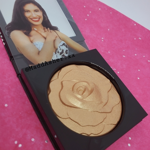 MAC Cosmetics Other - Mac × Selena La Renia Extra Dimensions Skinfinish Highlighter